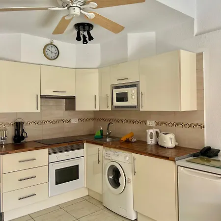 Casa de Férias 1 Bed Duplex, Pool View In Castle Harbour C113 Los Cristianos (Tenerife)