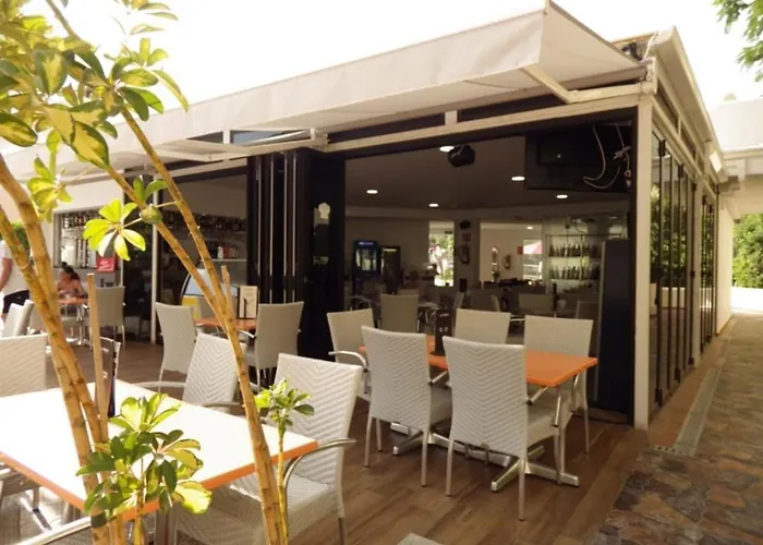 1 Bed Duplex, Pool View In Castle Harbour C113 Сasa de vacaciones