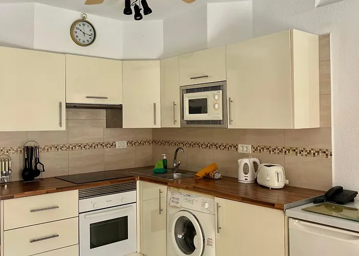 Сasa de vacaciones 1 Bed Duplex, Pool View In Castle Harbour C113 Los Cristianos (Tenerife)