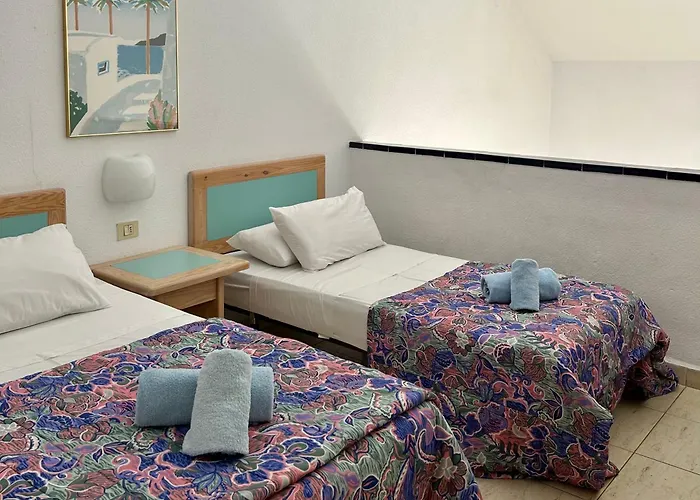 1 Bed Duplex, Pool View In Castle Harbour C113 Сasa de vacaciones