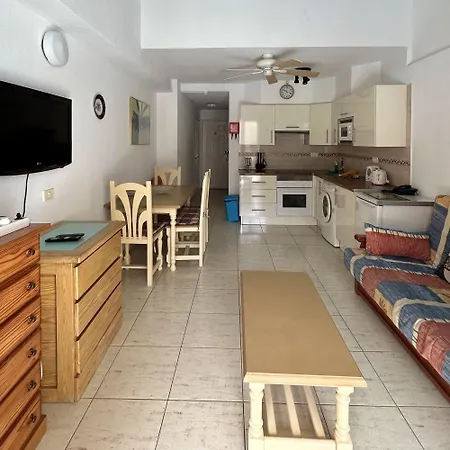 1 Bed Duplex, Pool View In Castle Harbour C113 Vakantiehuis Los Cristianos (Tenerife)