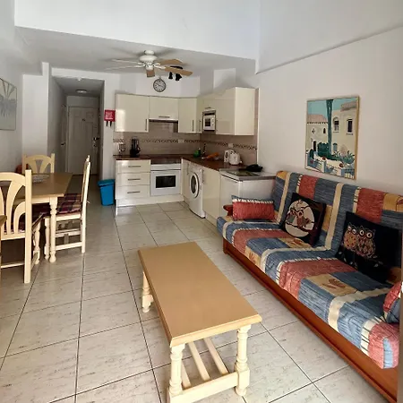 1 Bed Duplex, Pool View In Castle Harbour C113